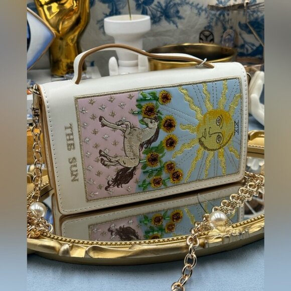 🆕 LYN AROUND 🧿 NWT "The Sun" Tarot Card Tote, Pearl Chain Strap - Picture 5 of 15
